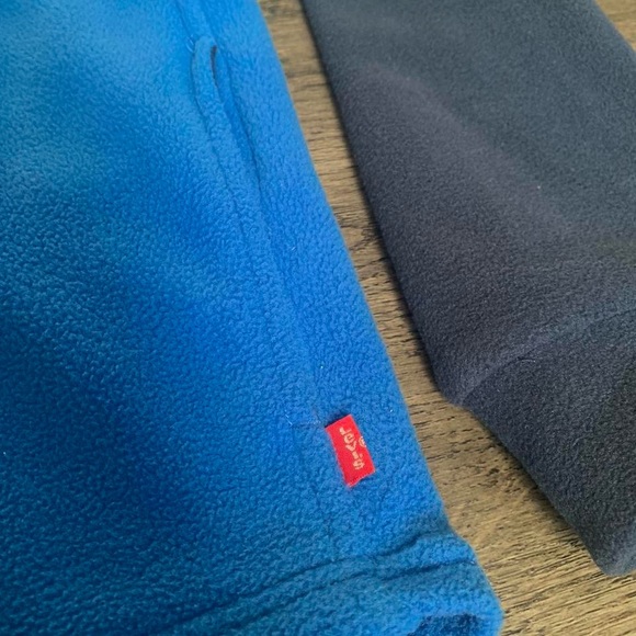 VINTAGE LEVIS sweater!!! - Picture 3 of 6